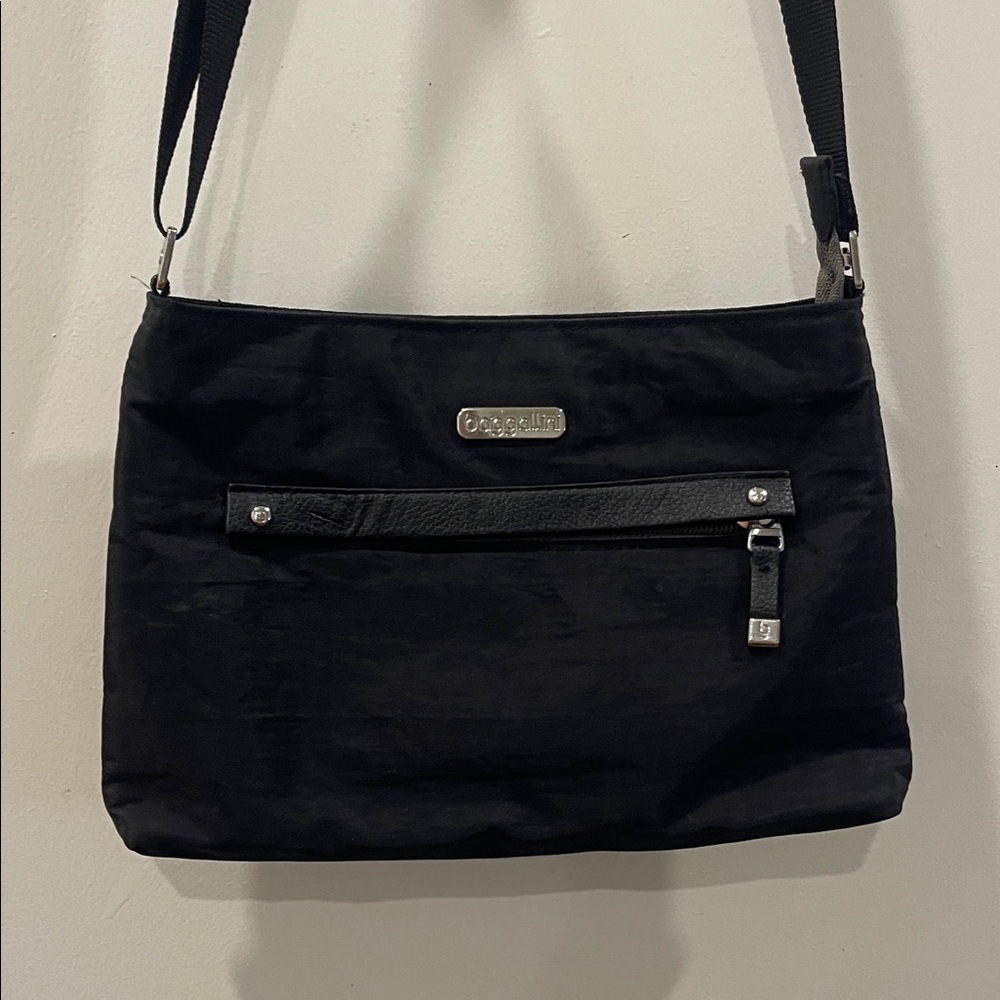 Bagallinni Black Crossbody Bag with Front Zipper